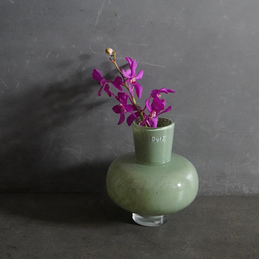 DutZ Collection ガラスベース VASE MODEST PISTACHIO