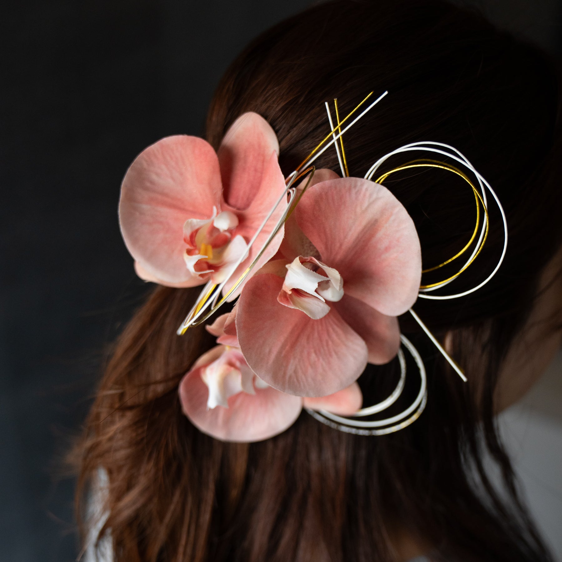 《前撮りや卒業式にもおすすめ》胡蝶蘭×水引のヘッドフラワー pink