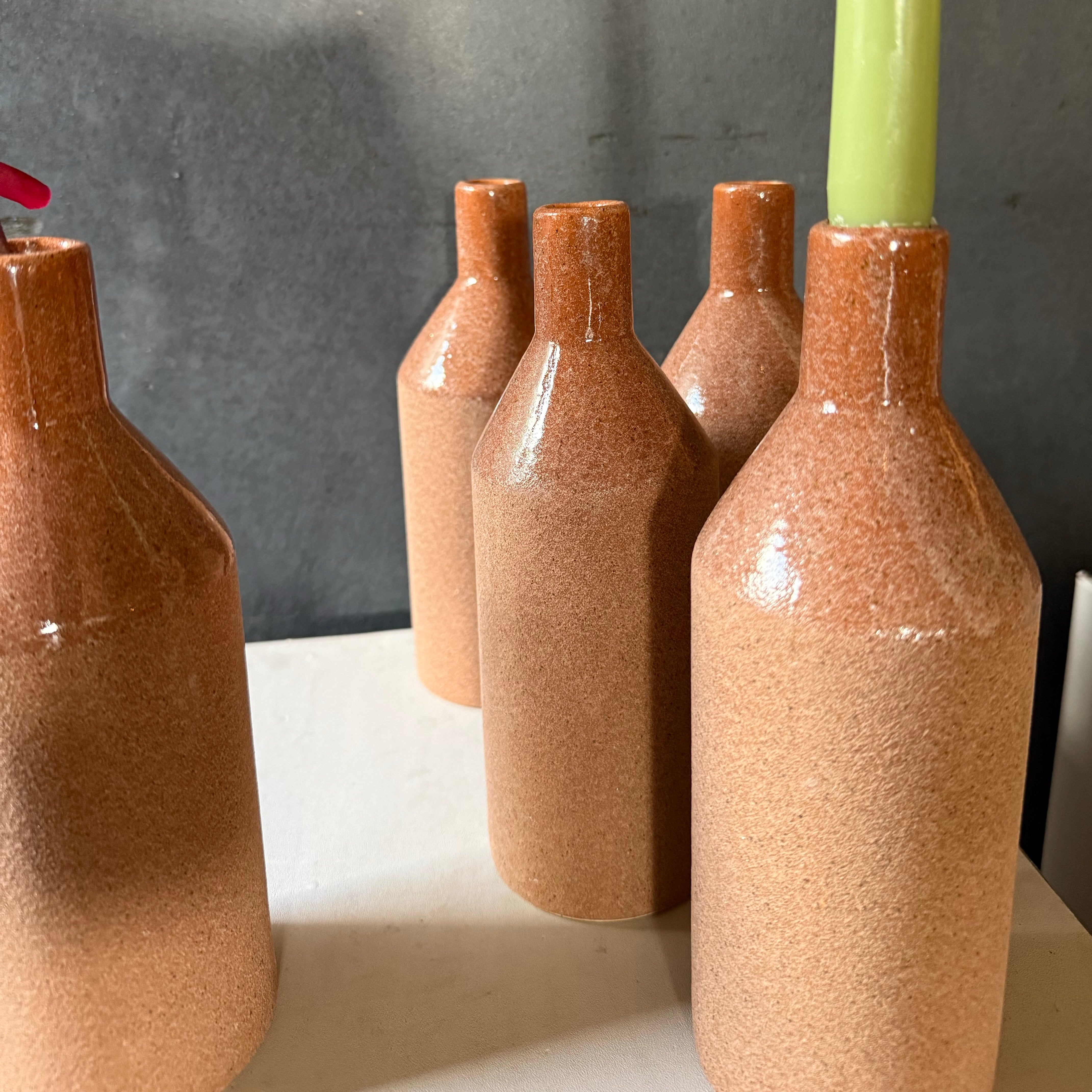 テラコッタ色のフラワーベース