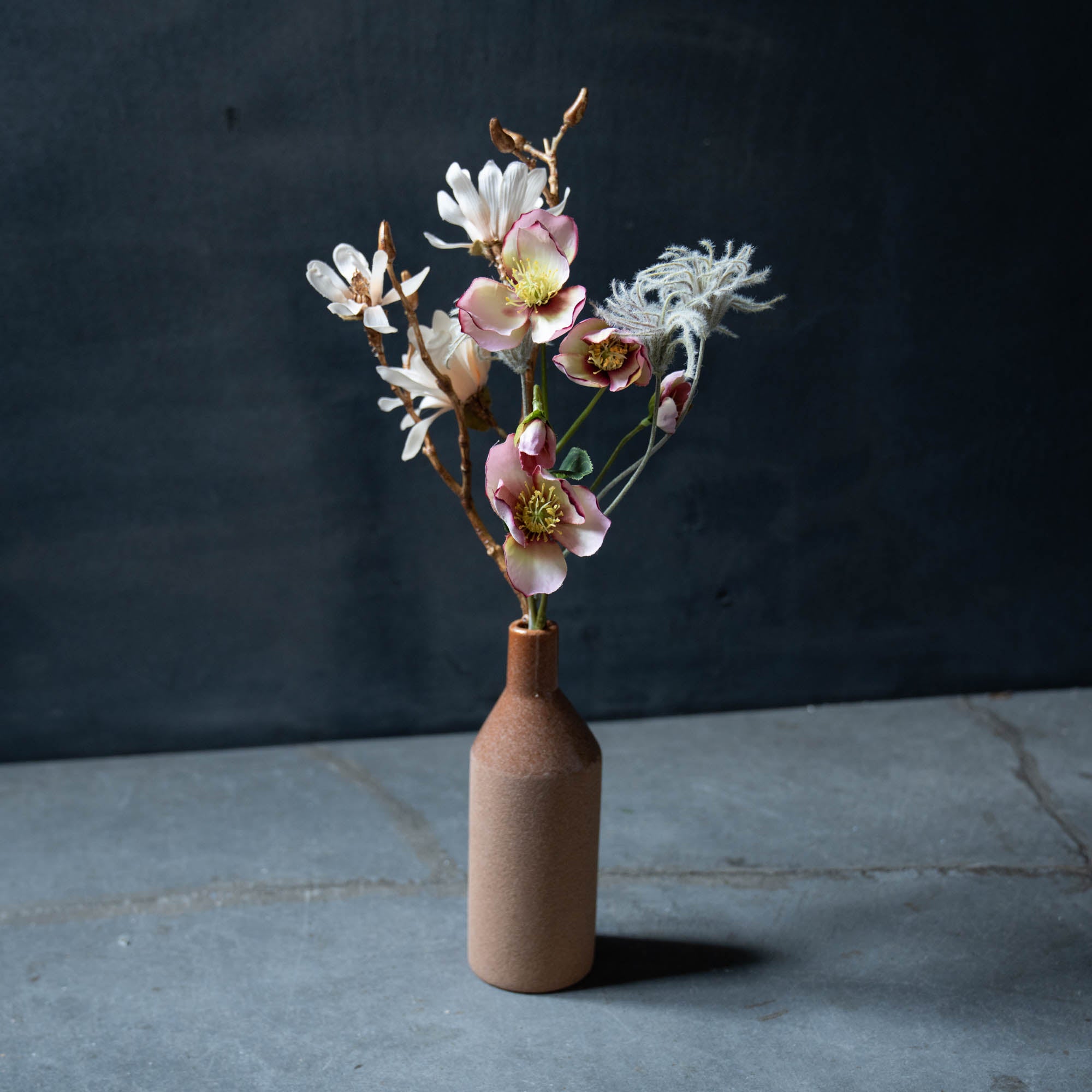 テラコッタ色のフラワーベース × 木蓮のブーケSET