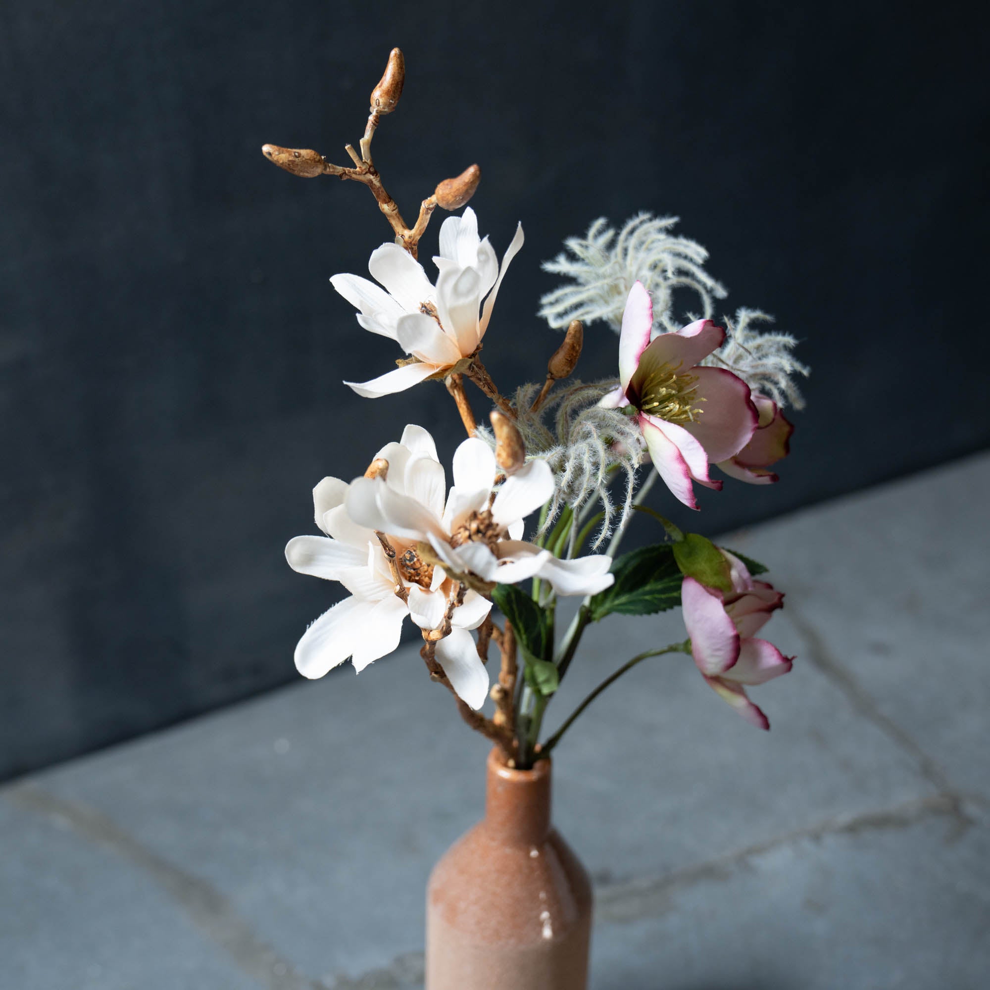 テラコッタ色のフラワーベース × 木蓮のブーケSET