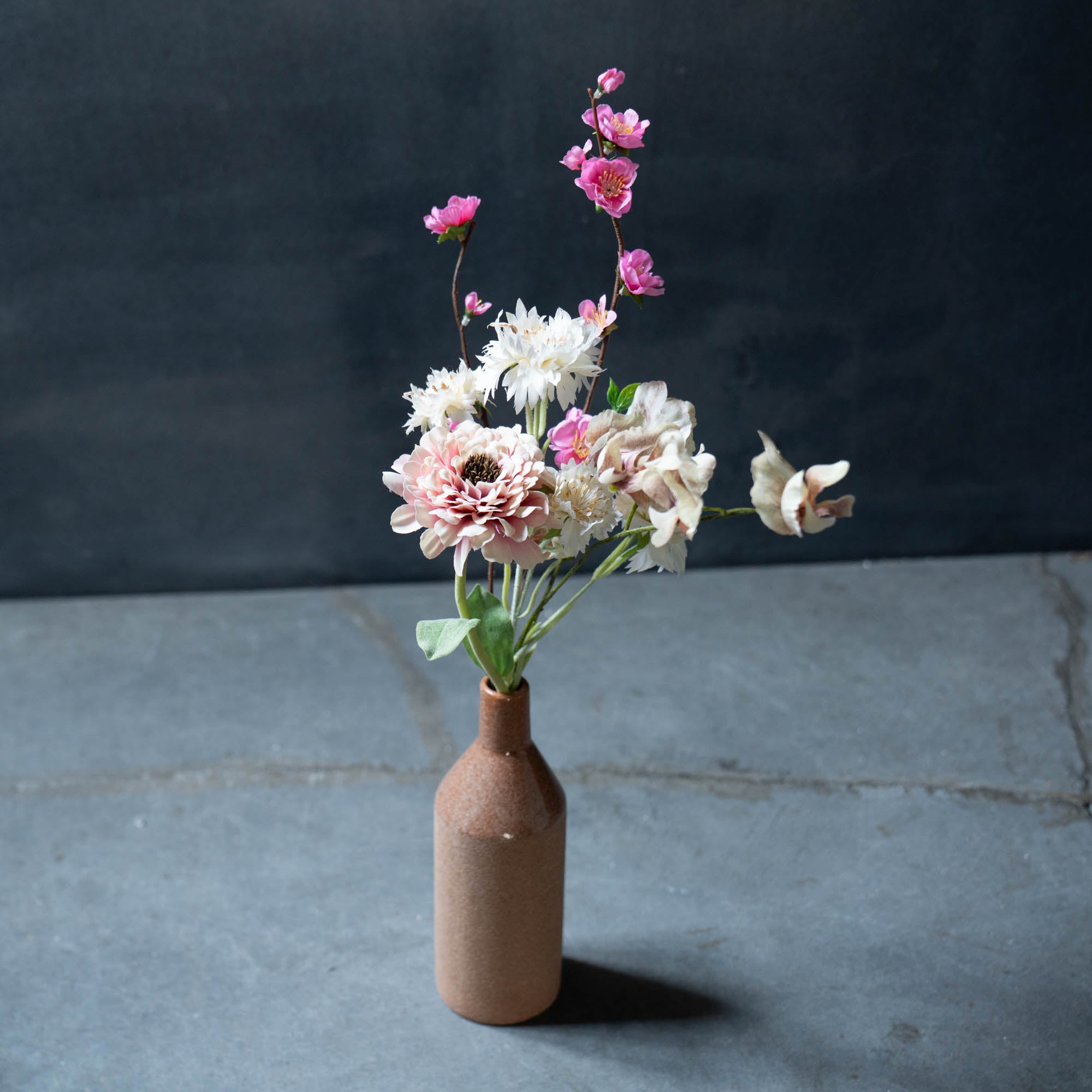 《桃の節句におすすめ》テラコッタ色のフラワーベース × 桃とピンクブラウンのブーケSET