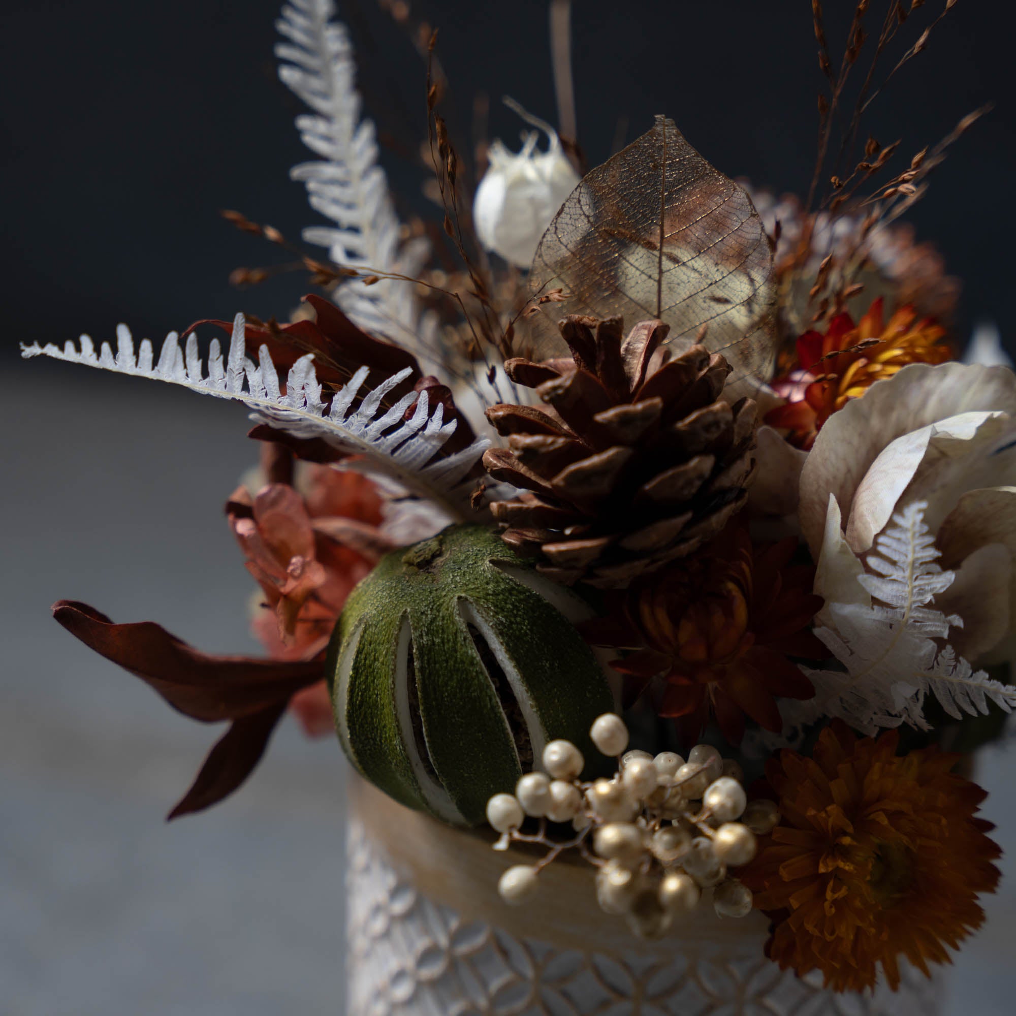 秋色のドライフラワーアレンジメント