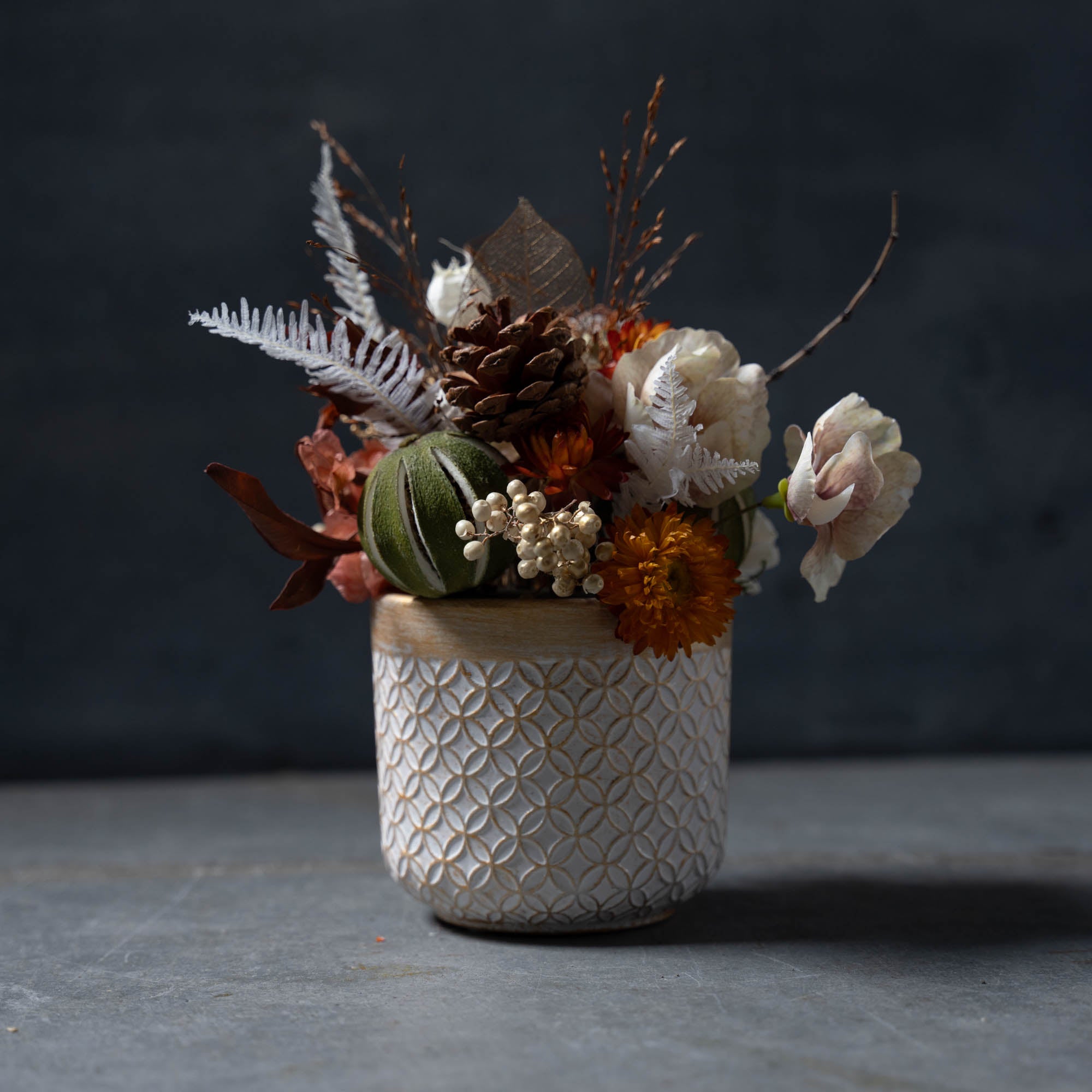 秋色のドライフラワーアレンジメント