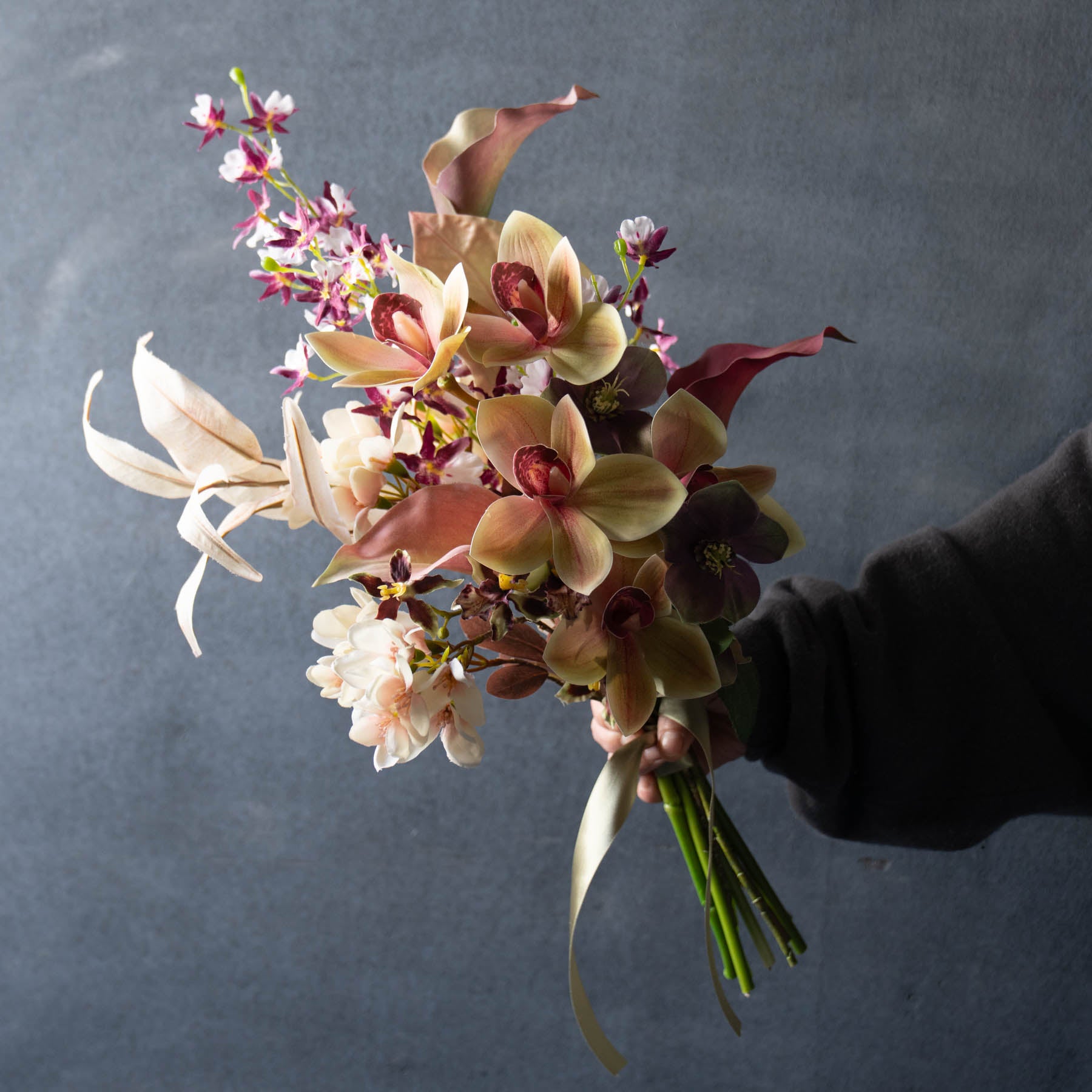 上品で華やかなアンティークブーケ