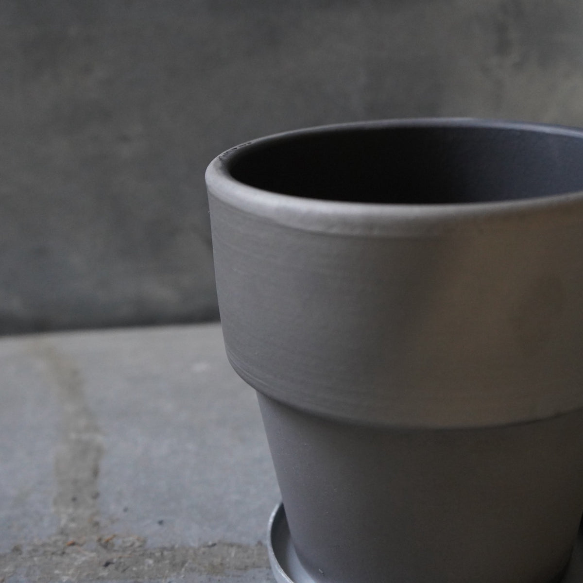 SMOKED PLANTER B H16